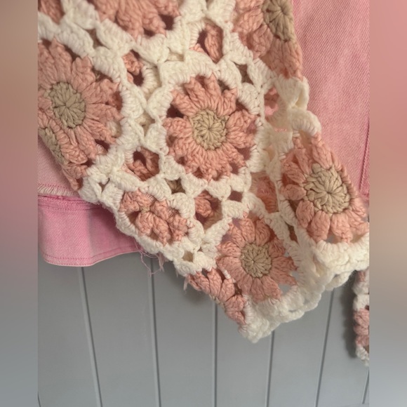 BIBI Pink Washed Denim Jacket Crochet Granny Square Sleeves Boho Cowgirl SZ SM - Picture 6 of 16